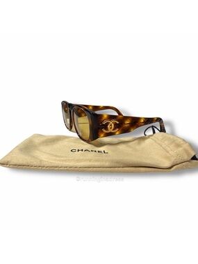 Vintage Chanel 01450 Quilted CC Tortoise Amber Lens SS1991 Runway